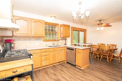 5782 Drenta Circle SW, Navarre, OH 44662 - Photo 9