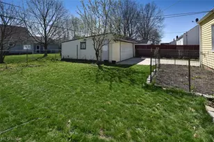 2929 Commonwealth Dr, Parma, OH 44134 - Photo 11