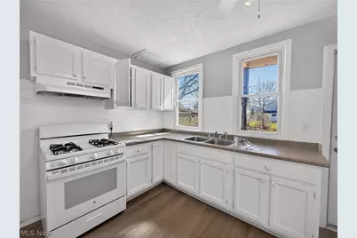 1850 E 32nd Street, Lorain, OH 44055 - Photo 17