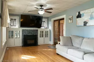 707 47th St, Vienna, WV 26105 - Photo 3