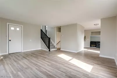 15413 Raymond Street, Maple Heights, OH 44137 - Photo 7