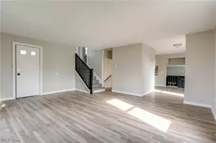 15413 Raymond St, Maple Heights, OH 44137 - Photo 7