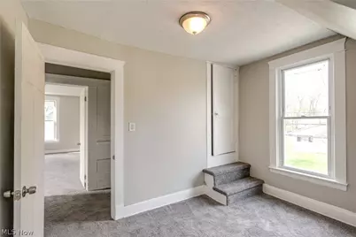 15413 Raymond Street, Maple Heights, OH 44137 - Photo 23