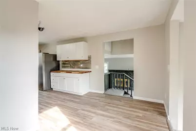 15413 Raymond Street, Maple Heights, OH 44137 - Photo 11