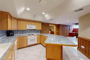 11205 Hampton Ridge Dr, Chardon, OH 44024 - Photo 33