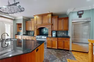 11205 Hampton Ridge Dr, Chardon, OH 44024 - Photo 11