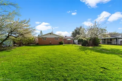 2050 Marshfield Road, Mayfield Heights, OH 44124 - Photo 39