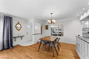 2050 Marshfield Rd, Mayfield Heights, OH 44124 - Photo 7