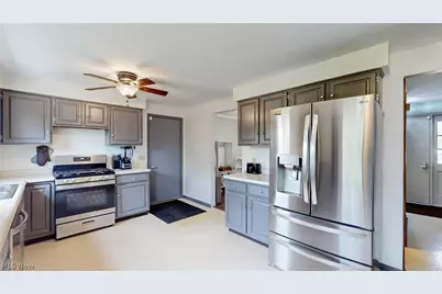 13608 Inverness Avenue NW, Uniontown, OH 44685 - Photo 9