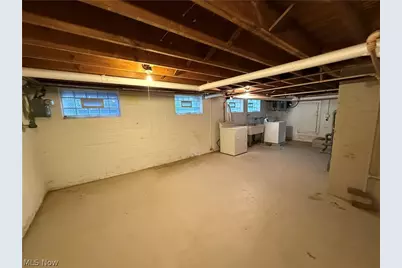 131 E 200th Street, Euclid, OH 44119 - Photo 37