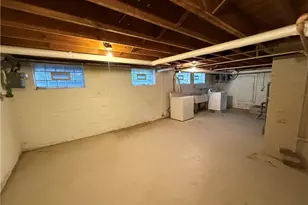 131 E 200th St, Euclid, OH 44119 - Photo 37