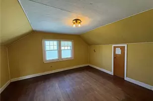 131 E 200th St, Euclid, OH 44119 - Photo 25