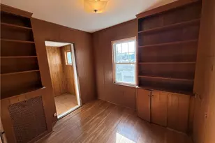 131 E 200th St, Euclid, OH 44119 - Photo 27