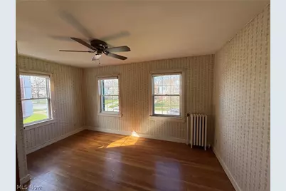 131 E 200th Street, Euclid, OH 44119 - Photo 17