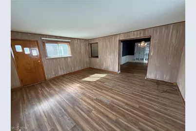 131 E 200th Street, Euclid, OH 44119 - Photo 11