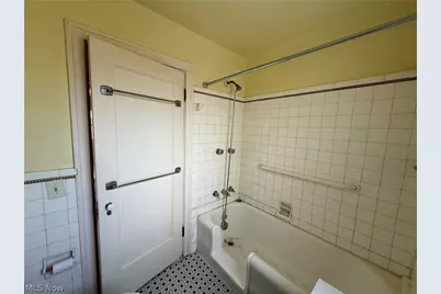 131 E 200th Street, Euclid, OH 44119 - Photo 31