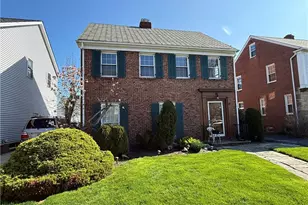 131 E 200th St, Euclid, OH 44119 - Photo 3