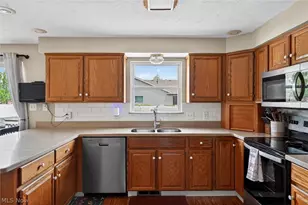 81 S Brookside Dr, Oak Harbor, OH 43449 - Photo 15