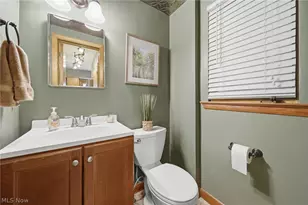 905 Mohawk Trail SW, Hartville, OH 44632 - Photo 15