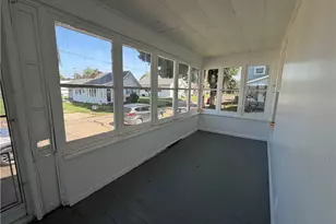 422 McKinley Ave, Newcomerstown, OH 43832 - Photo 7