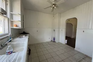 422 McKinley Ave, Newcomerstown, OH 43832 - Photo 9