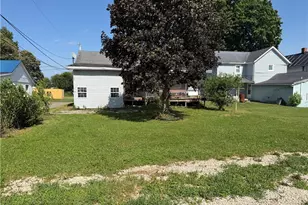 422 McKinley Ave, Newcomerstown, OH 43832 - Photo 5