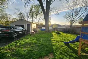 7352 Westview Dr, Youngstown, OH 44512 - Photo 23