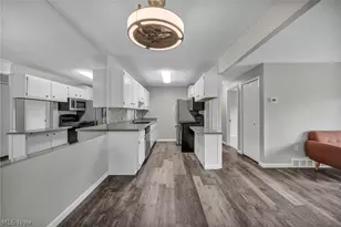 8583 N Akins Rd, North Royalton, OH 44133 - Photo 11