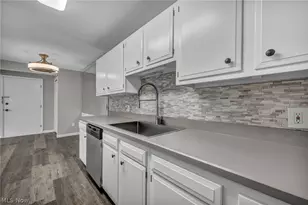 8583 N Akins Rd, North Royalton, OH 44133 - Photo 19