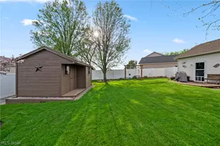 114 Shawnee Cir, Louisville, OH 44641 - Photo 41