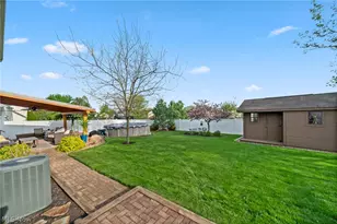 114 Shawnee Cir, Louisville, OH 44641 - Photo 39