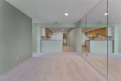 695 E Western Reserve Road #602, Poland, OH 44514 - Photo 7