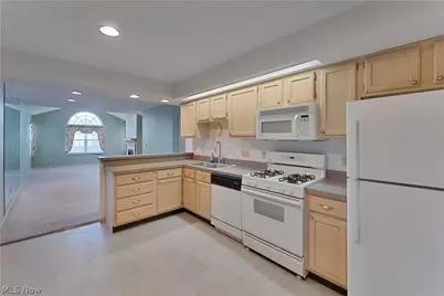 695 E Western Reserve Road #602, Poland, OH 44514 - Photo 5