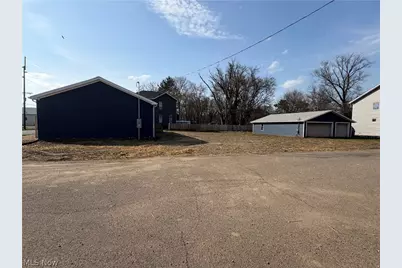 805 Lee Street, Zanesville, OH 43701 - Photo 3