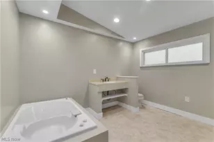 914 Garford Ave, Elyria, OH 44035 - Photo 29