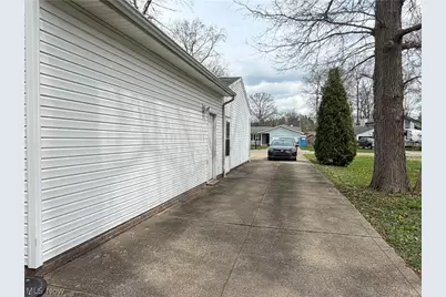1157 Sturbridge Drive, Louisville, OH 44641 - Photo 7