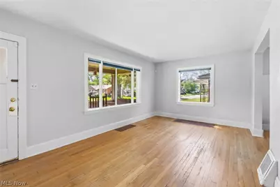 330 N Hawkins Avenue, Akron, OH 44313 - Photo 5