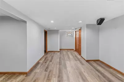 330 N Hawkins Avenue, Akron, OH 44313 - Photo 25