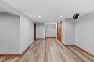330 N Hawkins Ave, Akron, OH 44313 - Photo 25