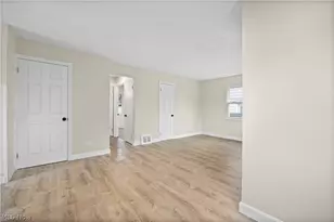 624 Eastern Heights Blvd, Elyria, OH 44035 - Photo 5
