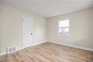624 Eastern Heights Blvd, Elyria, OH 44035 - Photo 9