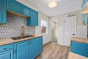 624 Eastern Heights Blvd, Elyria, OH 44035 - Photo 13