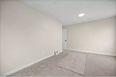 624 Eastern Heights Boulevard, Elyria, OH 44035 - Photo 17