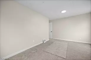 624 Eastern Heights Blvd, Elyria, OH 44035 - Photo 17