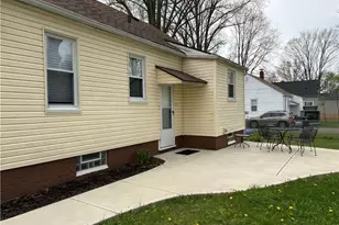 1216 Hardesty Blvd, Akron, OH 44320 - Photo 7