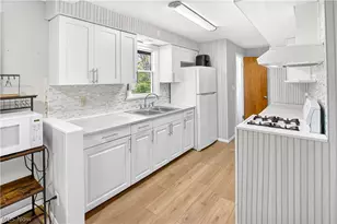 39568 Carol Ln, Elyria, OH 44035 - Photo 5