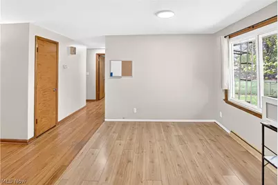 39568 Carol Lane, Elyria, OH 44035 - Photo 7