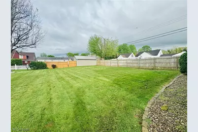 711 Victoria Avenue, Williamstown, WV 26187 - Photo 3