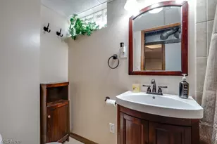 2048 Congo St, Akron, OH 44305 - Photo 23
