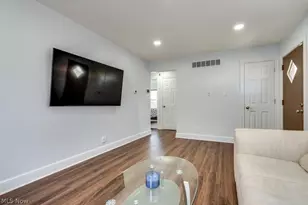 2048 Congo St, Akron, OH 44305 - Photo 5